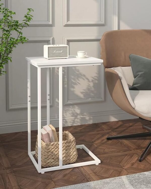 ⁦طاولة جانبية بيضاء على شكل حرف C – تصميم ذكي للمساحات الصغيرة في غرفة المعيشة أو بجانب السرير⁩ - الصورة ⁦2⁩